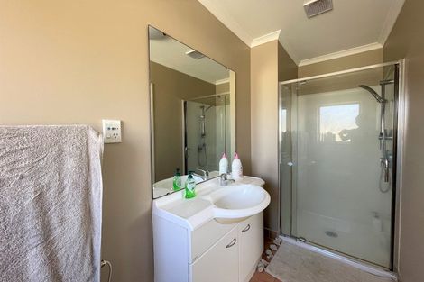 Photo of property in 44 Medvale Avenue, Flat Bush, Auckland, 2019