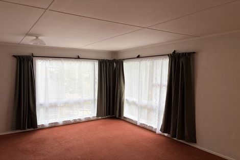 Photo of property in 87 Stewart Drive, Newlands, Wellington, 6037