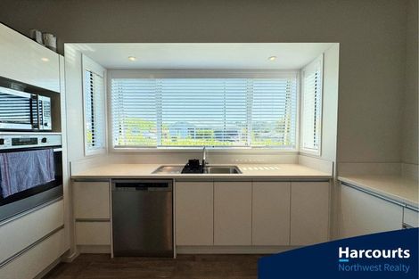 Photo of property in 5 Malbec Place, Huapai, Kumeu, 0810