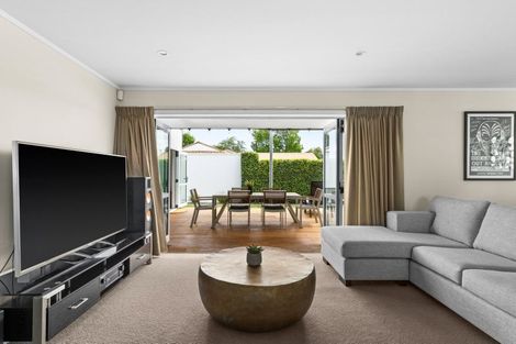 Photo of property in 104 Karaitiana Street, Frimley, Hastings, 4120