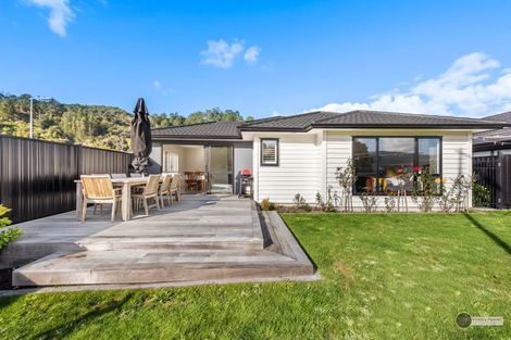 Photo of property in 5 Buddle Road, Wallaceville, Upper Hutt, 5018