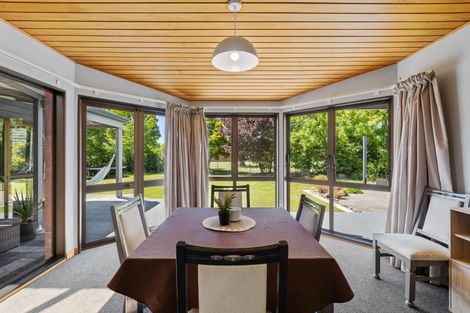 Photo of property in 17 Hind Place, Hokowhitu, Palmerston North, 4410