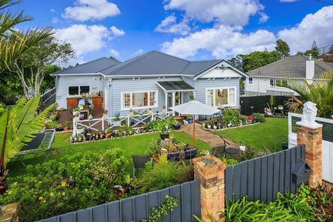 Photo of property in 33 Verran Road, Birkenhead, Auckland, 0626