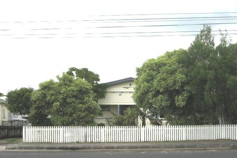 Photo of property in 1/52 Titirangi Road, New Lynn, Auckland, 0600