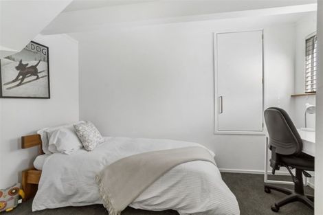 Photo of property in 2/84 Peach Road, Glenfield, Auckland, 0629