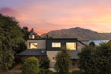 Photo of property in 1 Arawata Terrace, Fernhill, Queenstown, 9300
