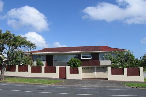 Photo of property in 94 Walker Road, Point Chevalier, Auckland, 1022