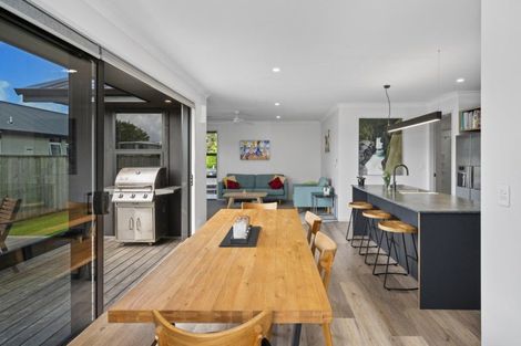 Photo of property in 12 Serenity Drive, Omokoroa, 3114