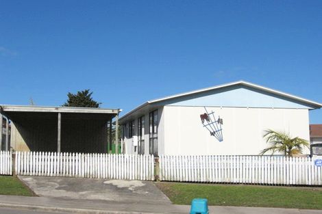 Photo of property in 71 Heathdale Crescent, Papakura, 2110