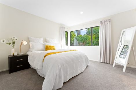 Photo of property in 2/21 Tobruk Crescent, Milford, Auckland, 0620