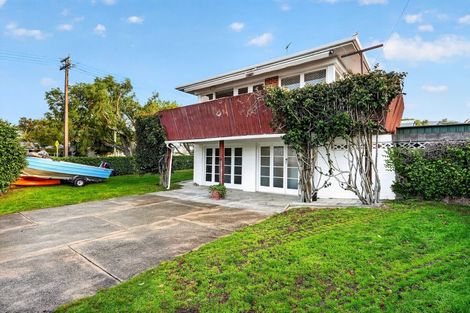 Photo of property in 1/2 Tye Road, Hillcrest, Auckland, 0627