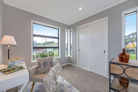 Photo of property in 13 Boocock Crescent, Orewa, 0931