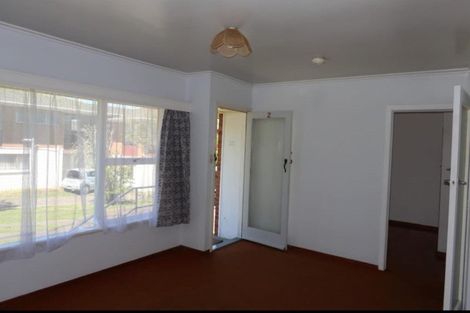 Photo of property in 32 Raleigh Road, Northcote, Auckland, 0627