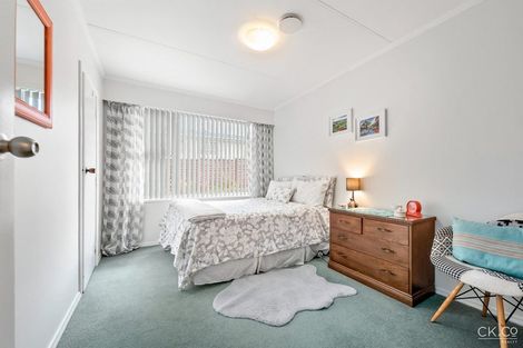 Photo of property in 21 Acacia Avenue, Maungaraki, Lower Hutt, 5010