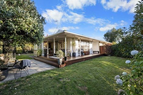 Photo of property in 15 Woodcote Avenue, Hornby, Christchurch, 8042