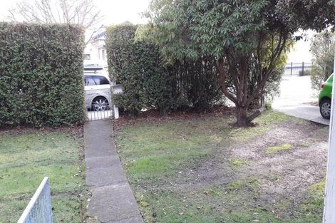 Photo of property in 56 Aikmans Road, Merivale, Christchurch, 8014