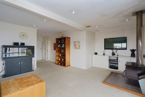 Photo of property in 14 Walton Road, Paraparaumu Beach, Paraparaumu, 5032