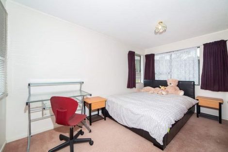Photo of property in 1/386 Glenfield Road, Glenfield, Auckland, 0629
