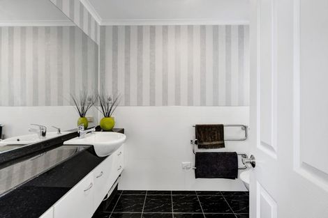 Photo of property in 1d Silvan Place, Bell Block, New Plymouth, 4312