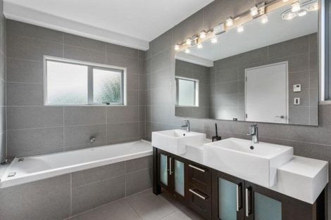 Photo of property in 12a Otahuri Crescent, Greenlane, Auckland, 1051