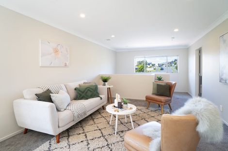 Photo of property in 24 Erlestoke Crescent, Churton Park, Wellington, 6037