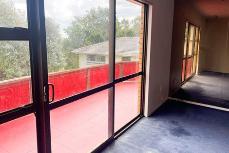 Photo of property in 28 Hollyford Drive, Clover Park, Auckland, 2105