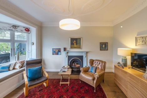 Photo of property in 102 Bolton Street, Kelburn, Wellington, 6012