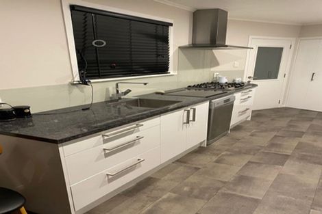 Photo of property in 32 Oswald Crescent, Paparangi, Wellington, 6037