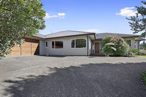 Photo of property in 71 Karamea Street, Whalers Gate, New Plymouth, 4310