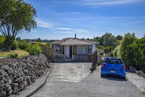 Photo of property in 12 Mcmillan Avenue, Te Kamo, Whangarei, 0112