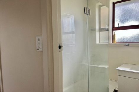 Photo of property in 38 Tudor Road, Henderson, Auckland, 0610