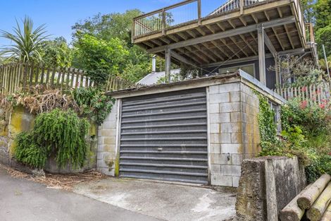 Photo of property in 30 Hawkhurst Road, Lyttelton, 8082