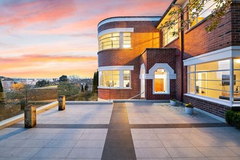 Photo of property in 24 Royal Terrace, Dunedin Central, Dunedin, 9016