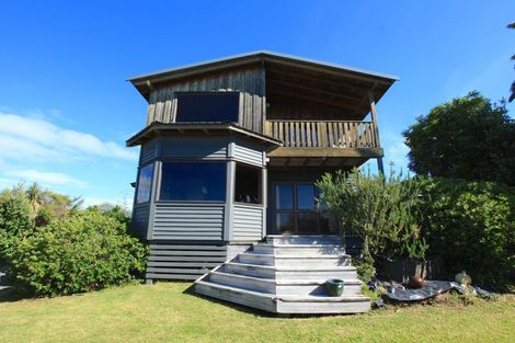Photo of property in 24 Taipari Avenue, Raglan, 3225