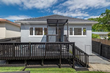 Photo of property in 2/180 Lake Road, Northcote, Auckland, 0627