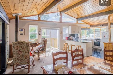 Photo of property in 4 Seaton Road, Murrays Bay, Auckland, 0630