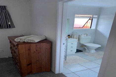 Photo of property in 17 Jillteresa Crescent, Half Moon Bay, Auckland, 2012