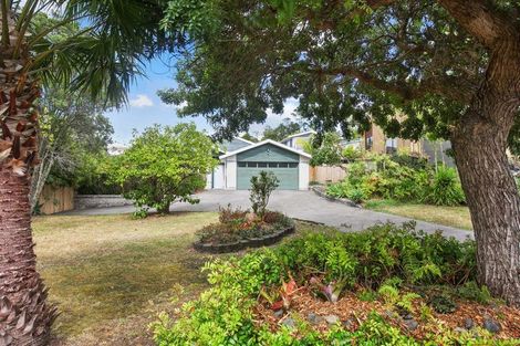 Photo of property in 3 Khaleel Place, Henderson, Auckland, 0612