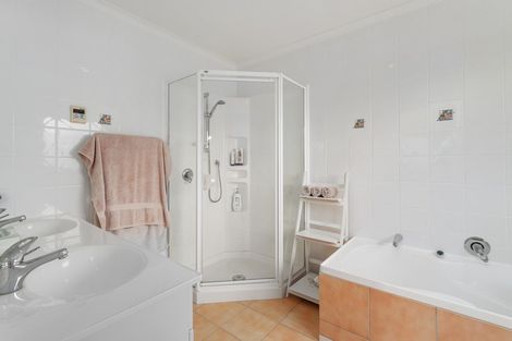 Photo of property in 12 Waitaheke Road, Te Horo, Otaki, 5581