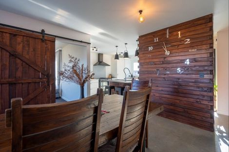 Photo of property in 12 Mahia Lane, Waikanae, 5036