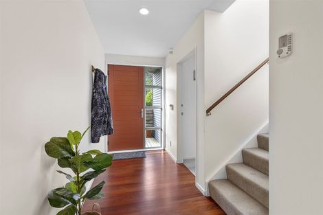 Photo of property in 2 Reserve Road, Plimmerton, Porirua, 5026