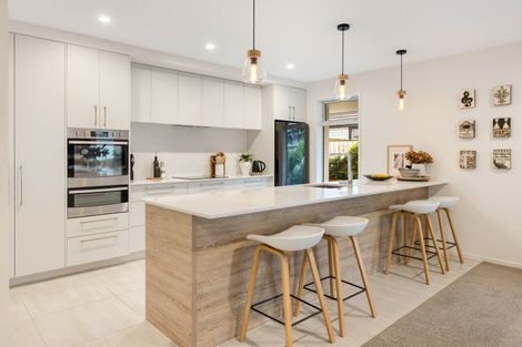 Photo of property in 5 Hanlow Place, Pyes Pa, Tauranga, 3112