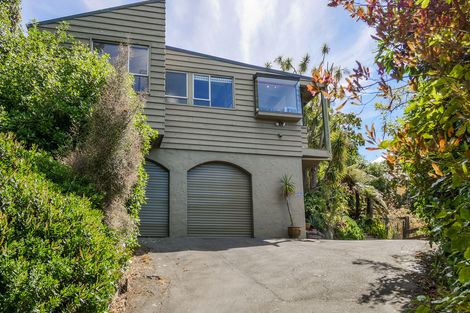 Photo of property in 16 Middleton Road, Kew, Dunedin, 9012