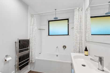 Photo of property in 122 Riverlaw Terrace, Saint Martins, Christchurch, 8022