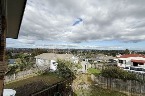 Photo of property in 9 Cambric Place, Botany Downs, Auckland, 2010