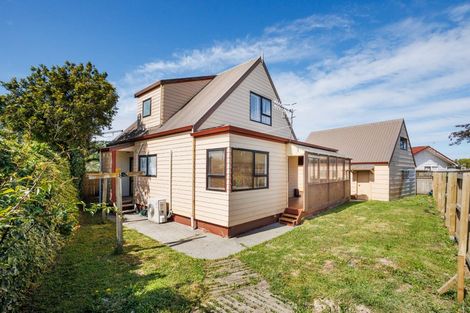 Photo of property in 85 Geraldine Crescent, Cloverlea, Palmerston North, 4412