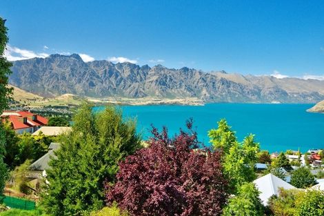 Photo of property in 10a Caples Place, Fernhill, Queenstown, 9300