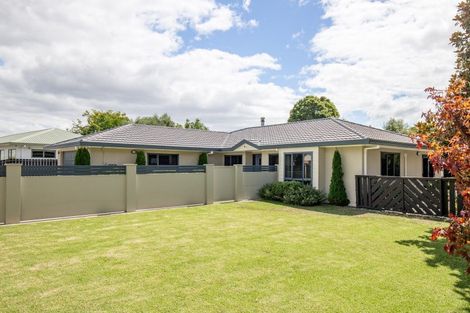 Photo of property in 1 Harris Place, Ngatea, 3503