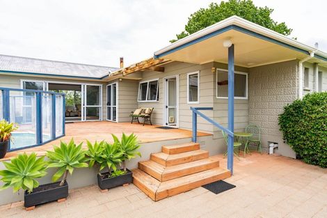 Photo of property in 17 Pyle Road West, One Tree Point, 0118