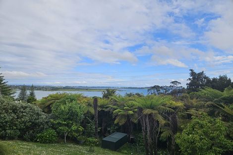 Photo of property in 1 Hoskins Avenue, Hillsborough, Auckland, 1042